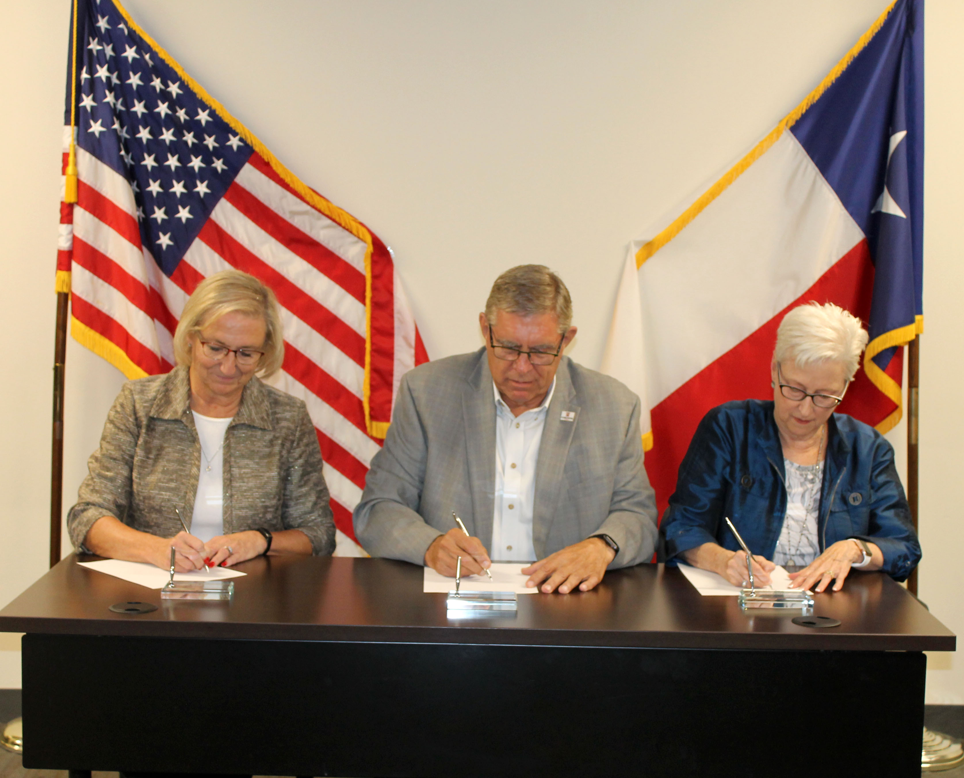 CORINTH, HICKORY CREEK, & SHADY SHORES APPROVE BROADBAND CONTRACT